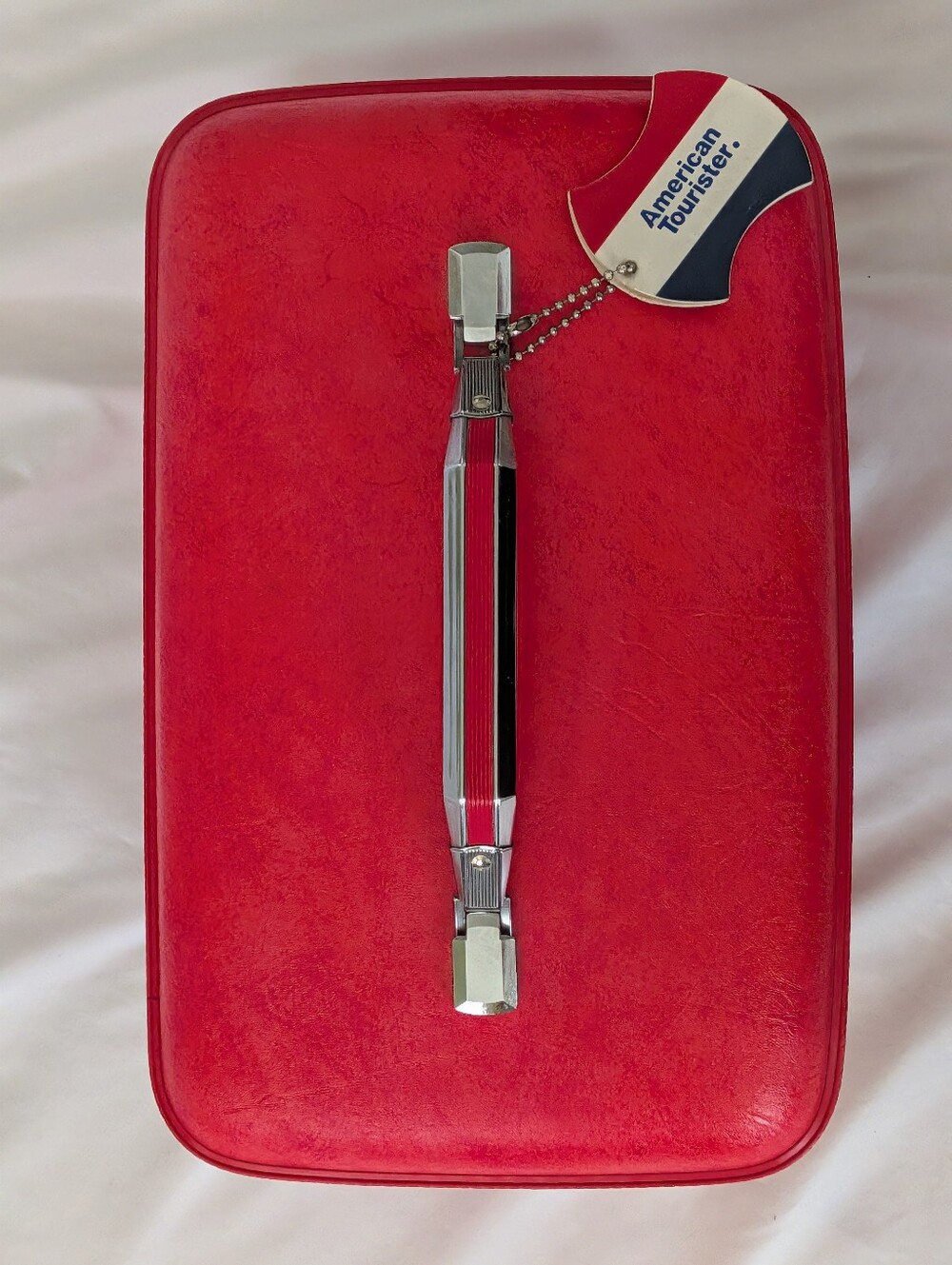 VTG American Tourister Poppy Red Train Case Hard Shell Makeup Luggage Combo Lock - Picture 3 of 16